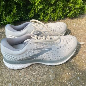 Brooks Ghost Sneakers.